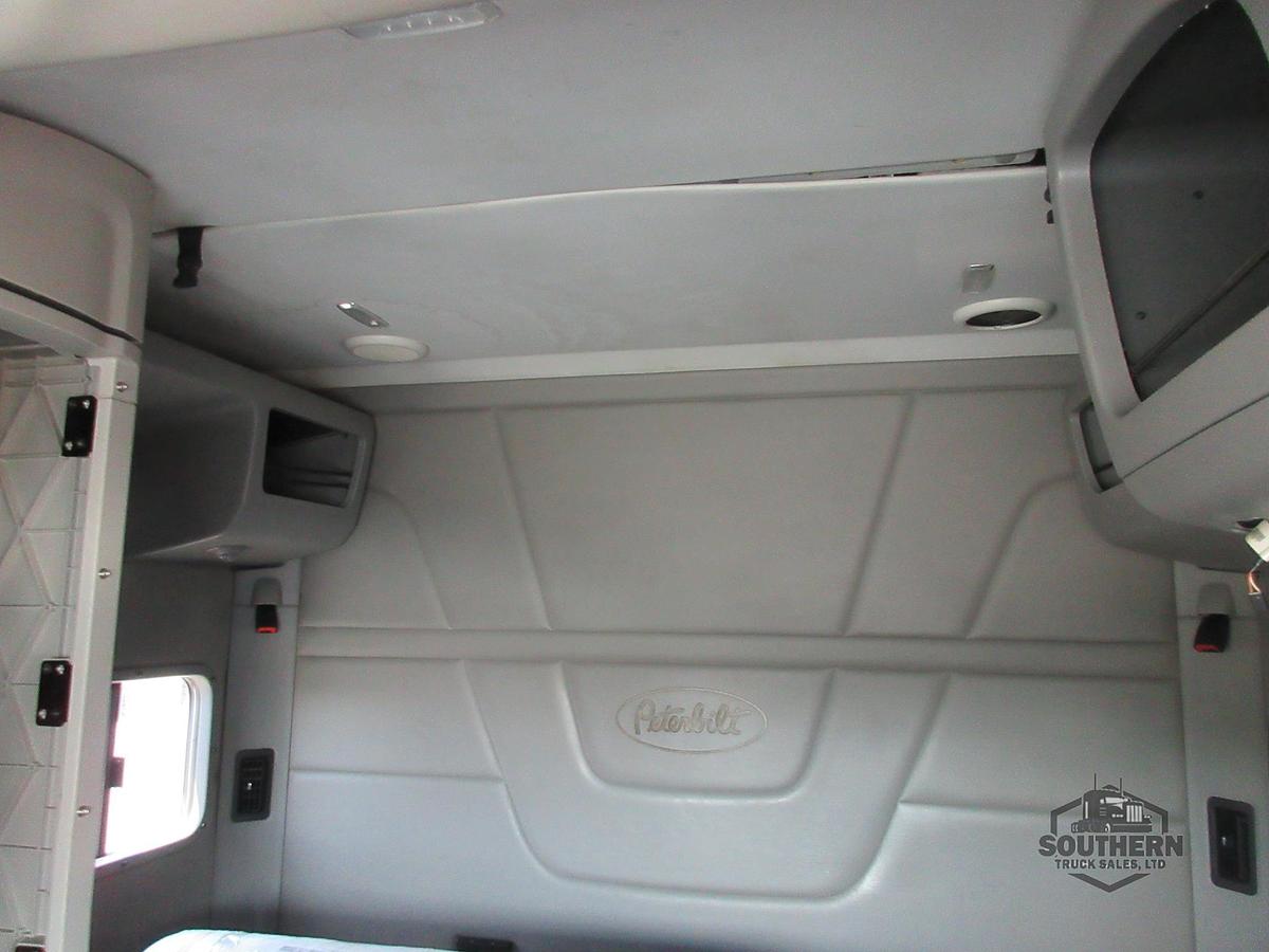 Used 2015 PETERBILT 567