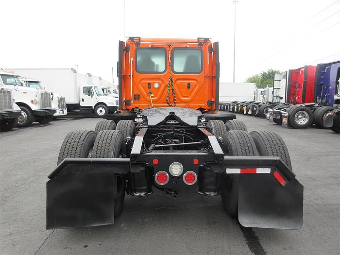 Used 2018 FREIGHTLINER CASCADIA 116