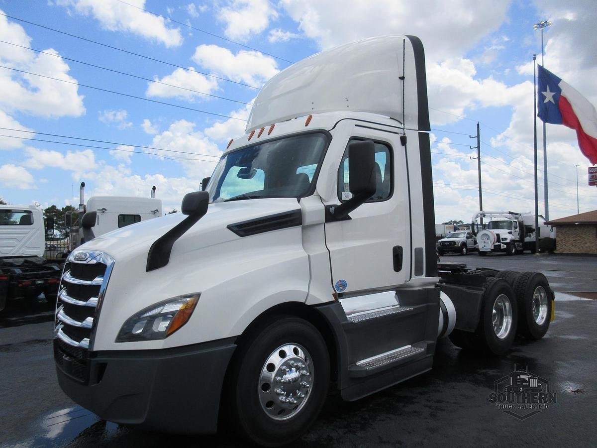 Used 2021 FREIGHTLINER CASCADIA 116