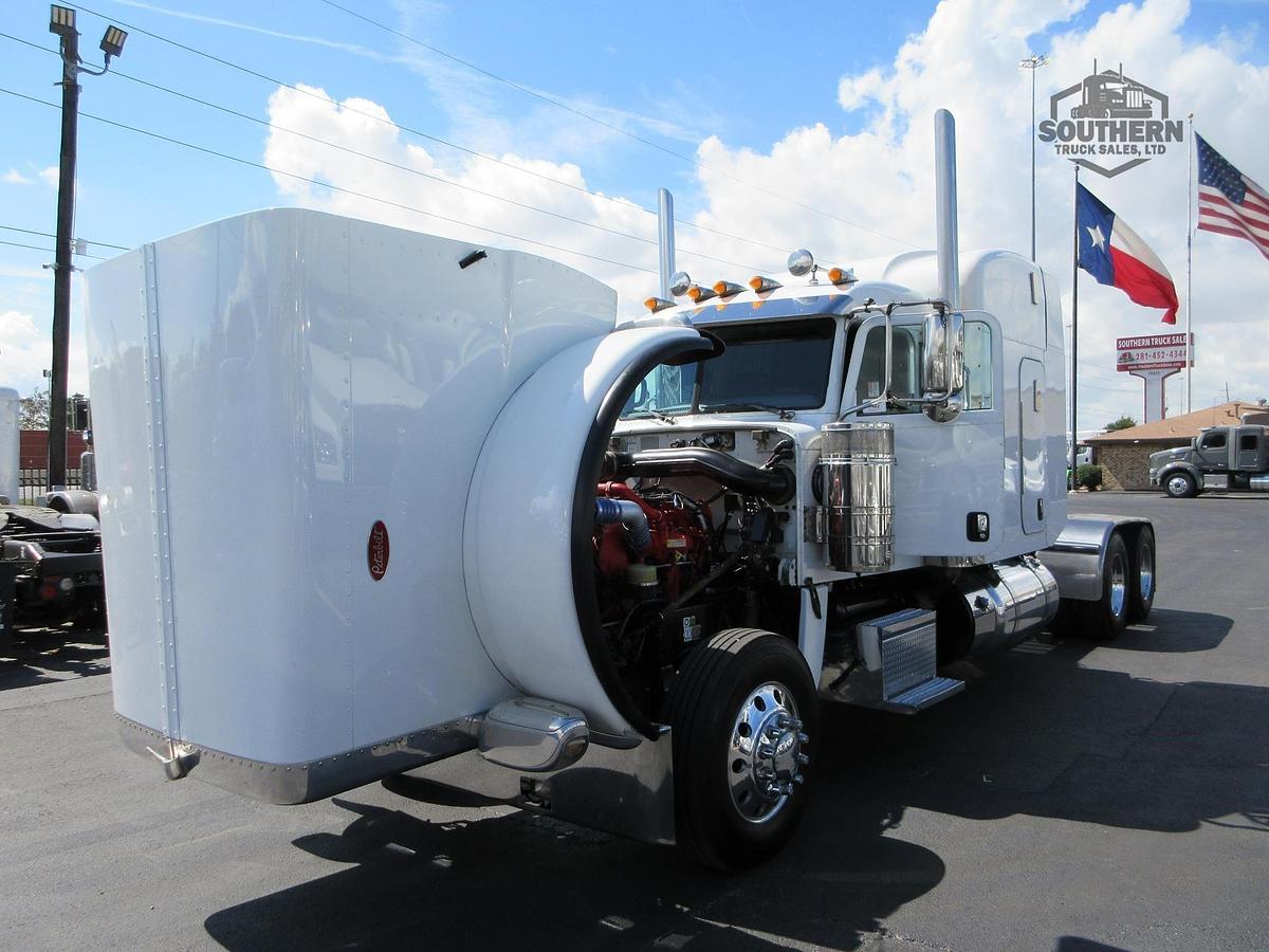 Used 2016 PETERBILT 389