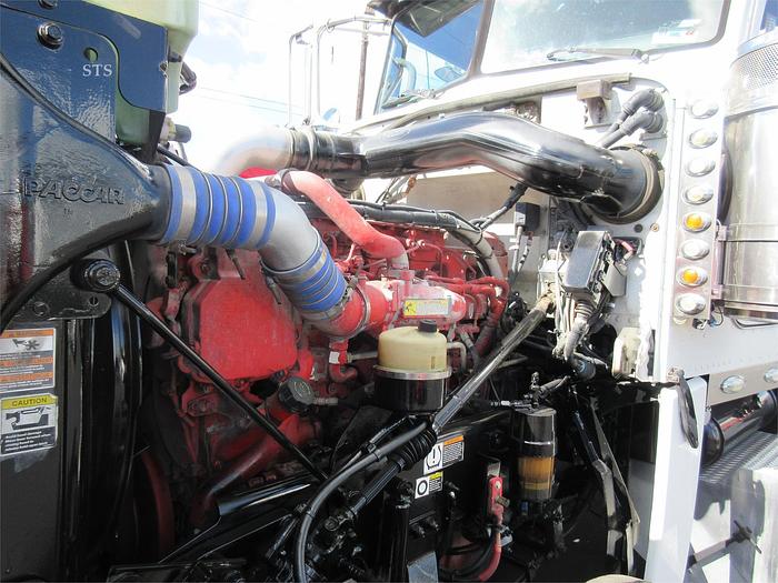 Used 2015 PETERBILT 389