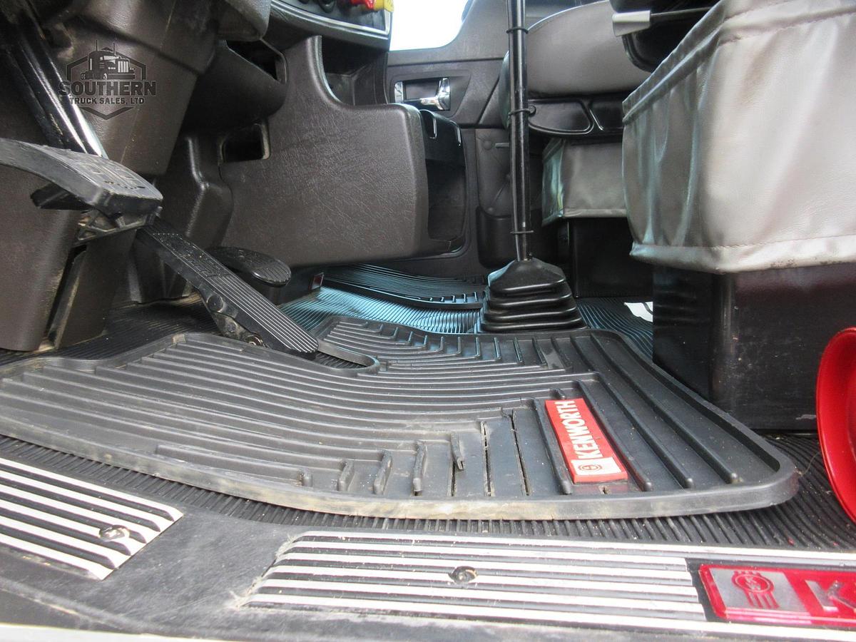 Used 2023 KENWORTH W900