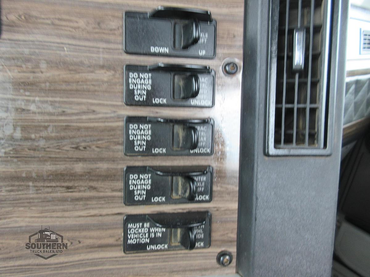 Used 2018 FREIGHTLINER CORONADO 122 SD