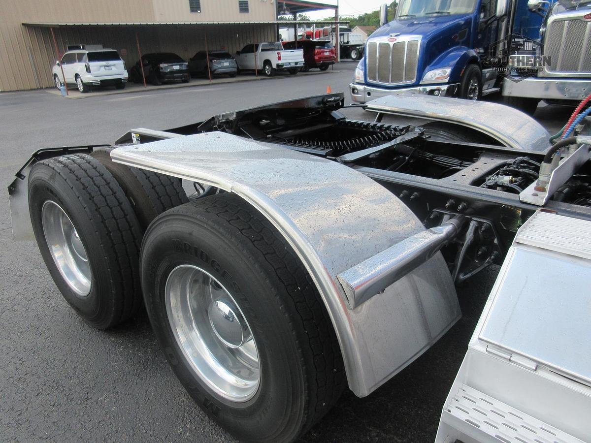 Used 2019 PETERBILT 567