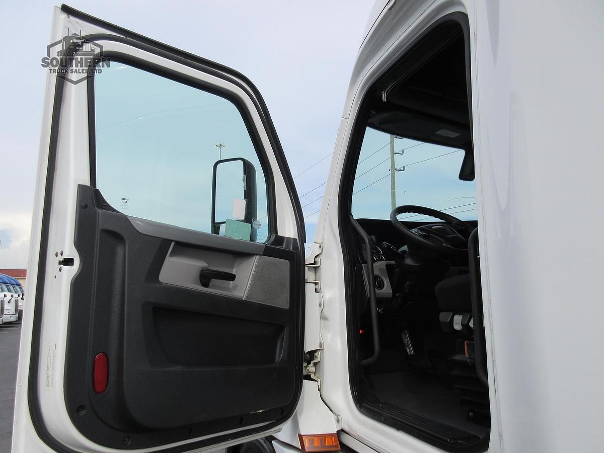 Used 2019 FREIGHTLINER CASCADIA 126