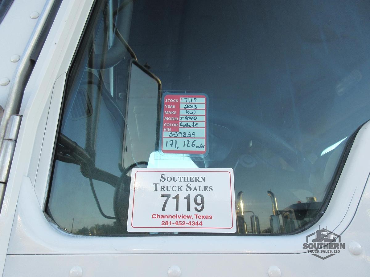 Used 2013 KENWORTH T440