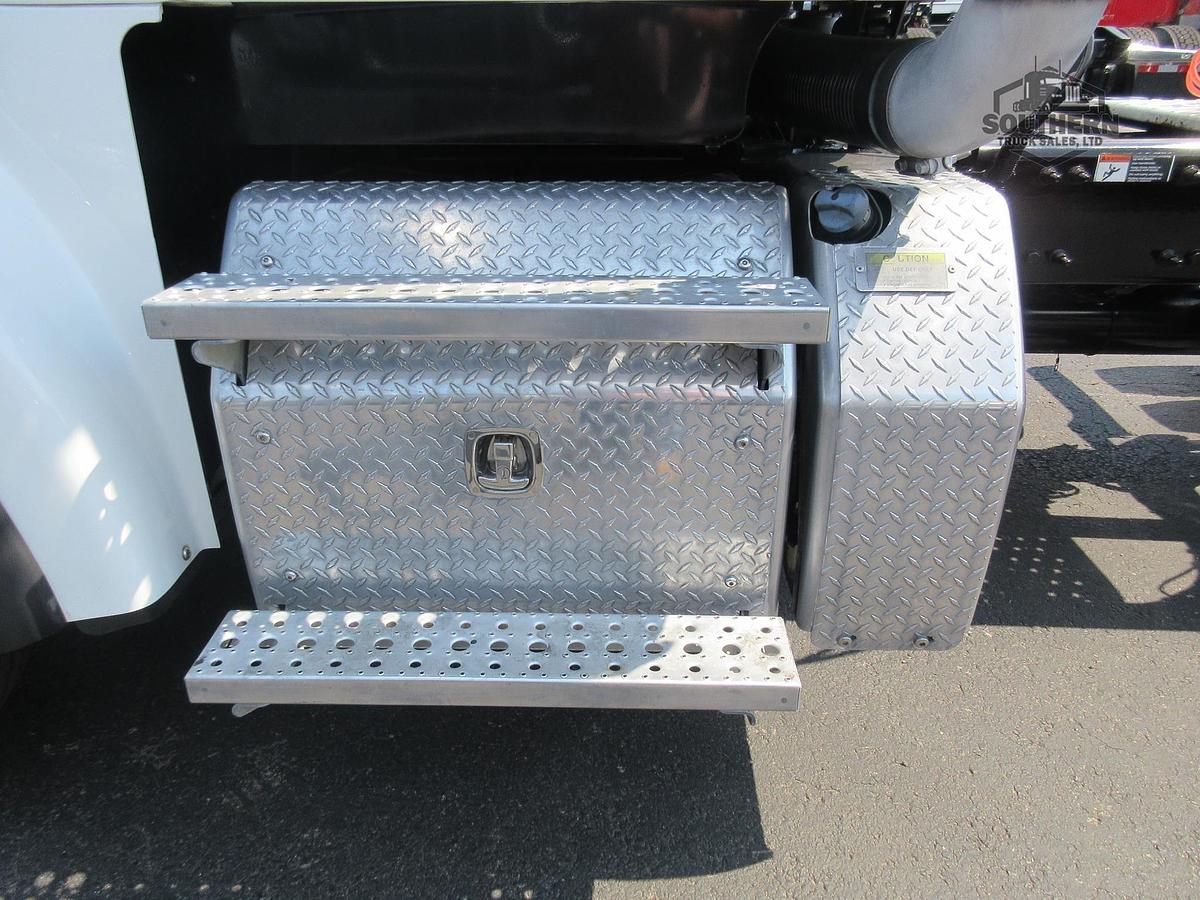 Used 2019 FREIGHTLINER CORONADO 122 SD