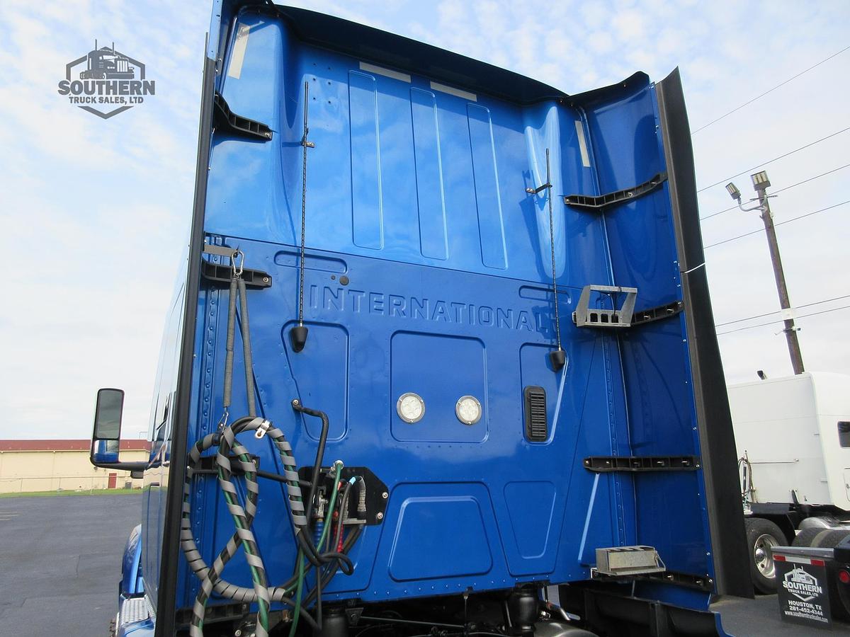 Used 2021 INTERNATIONAL LT