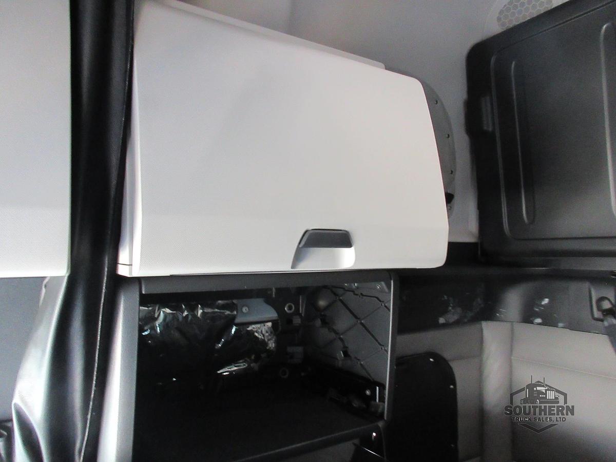 Used 2022 FREIGHTLINER CASCADIA 126