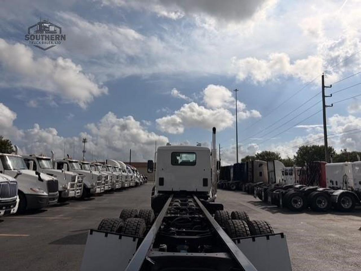 Used 2025 KENWORTH T880
