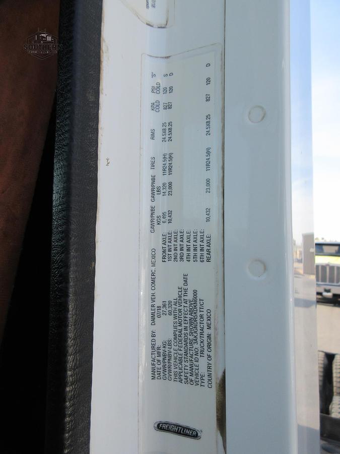 Used 2019 FREIGHTLINER 122SD