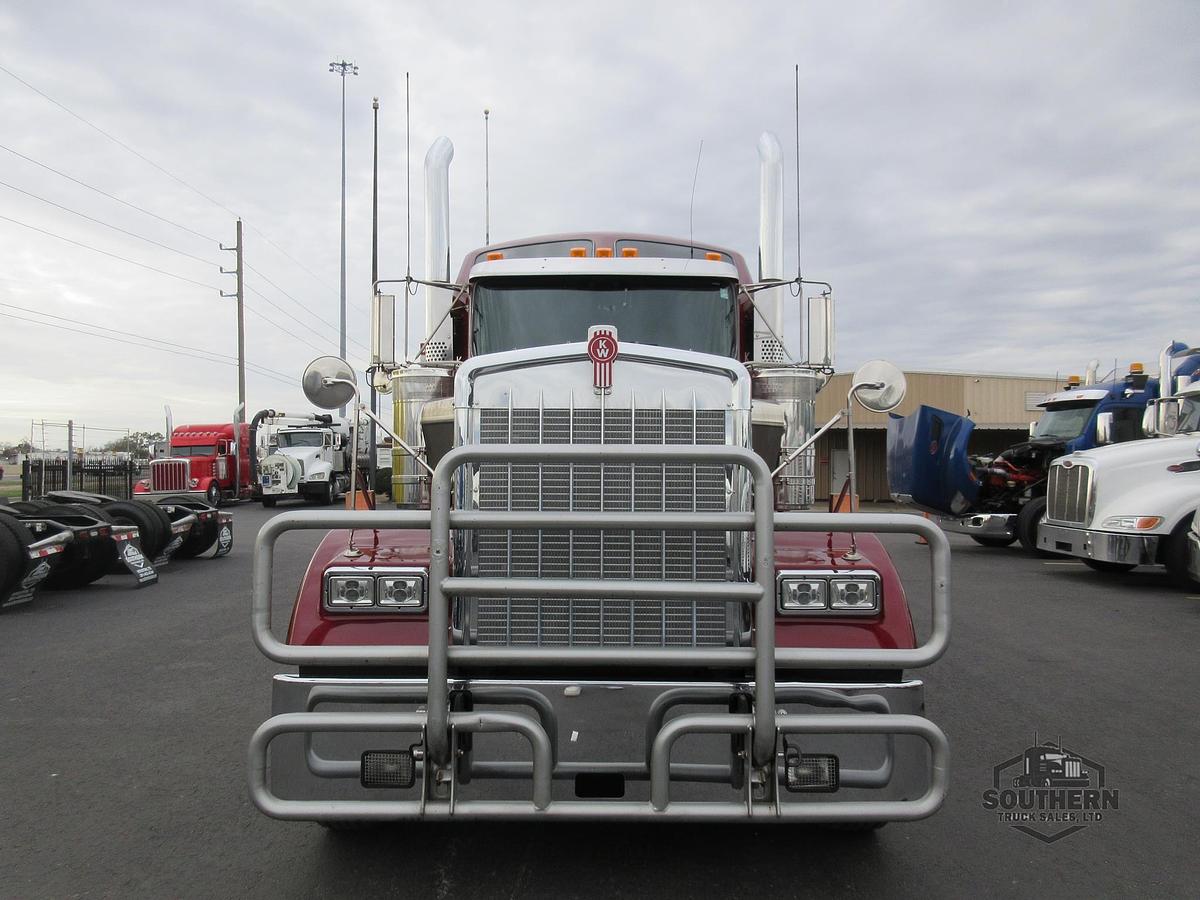 Used 2023 KENWORTH W900L