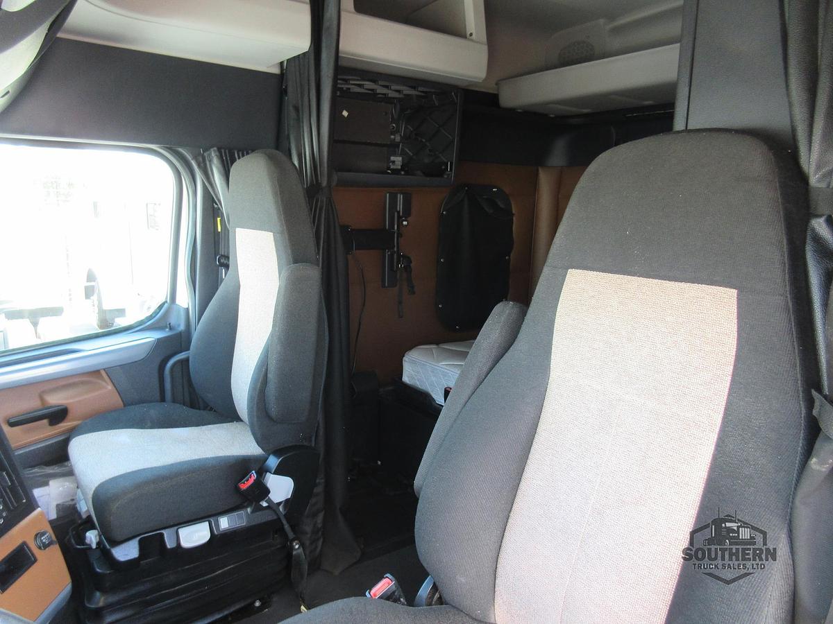Used 2020 FREIGHTLINER CASCADIA 126