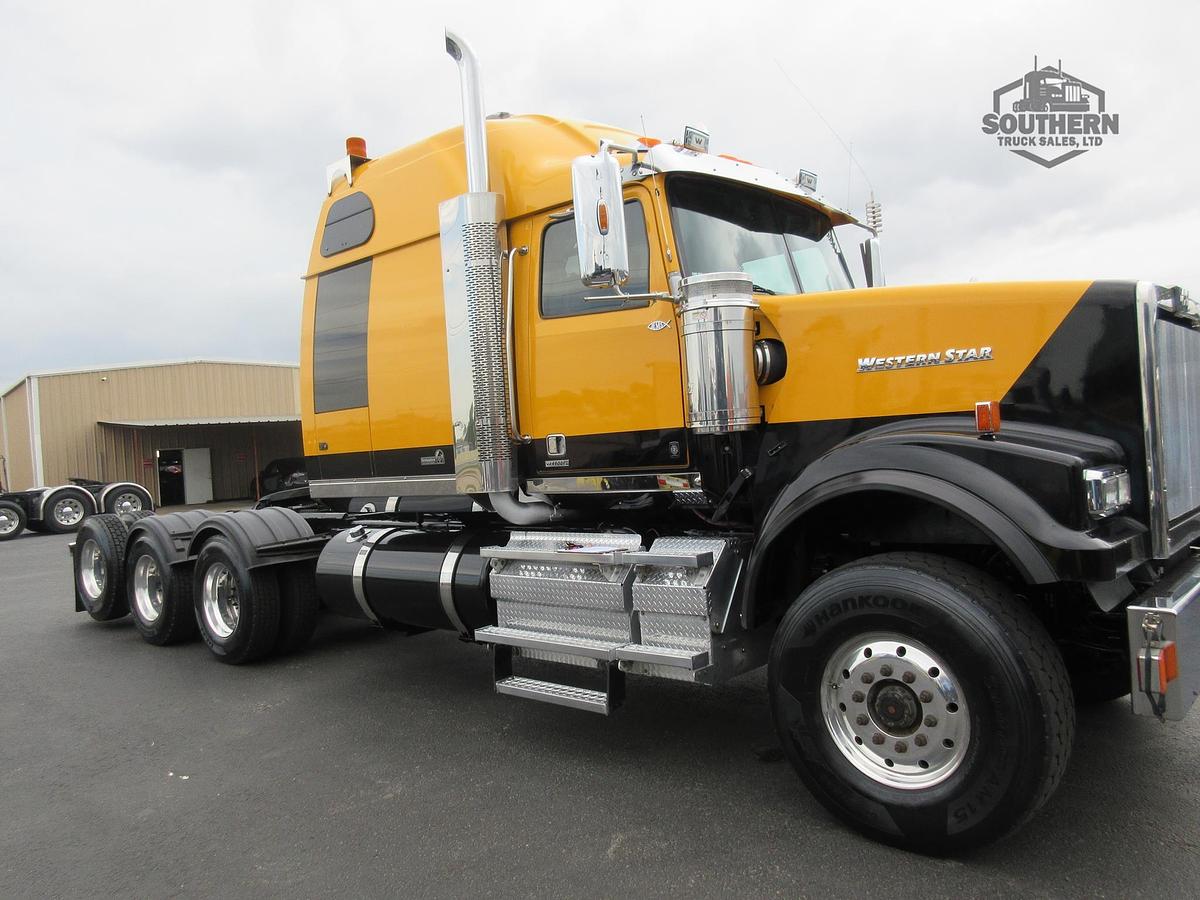 Used 2018 WESTERN STAR 4900