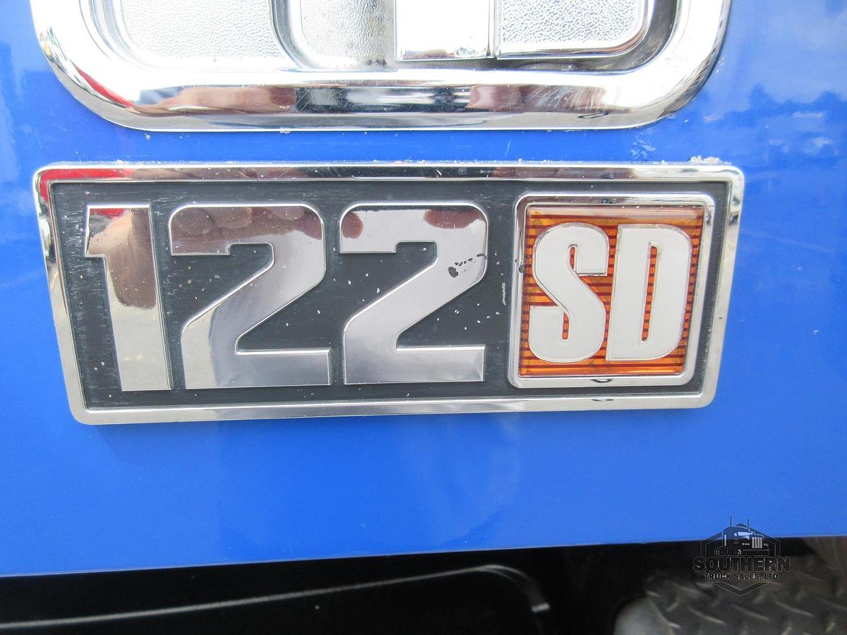 Used 2015 FREIGHTLINER CORONADO 122 SD