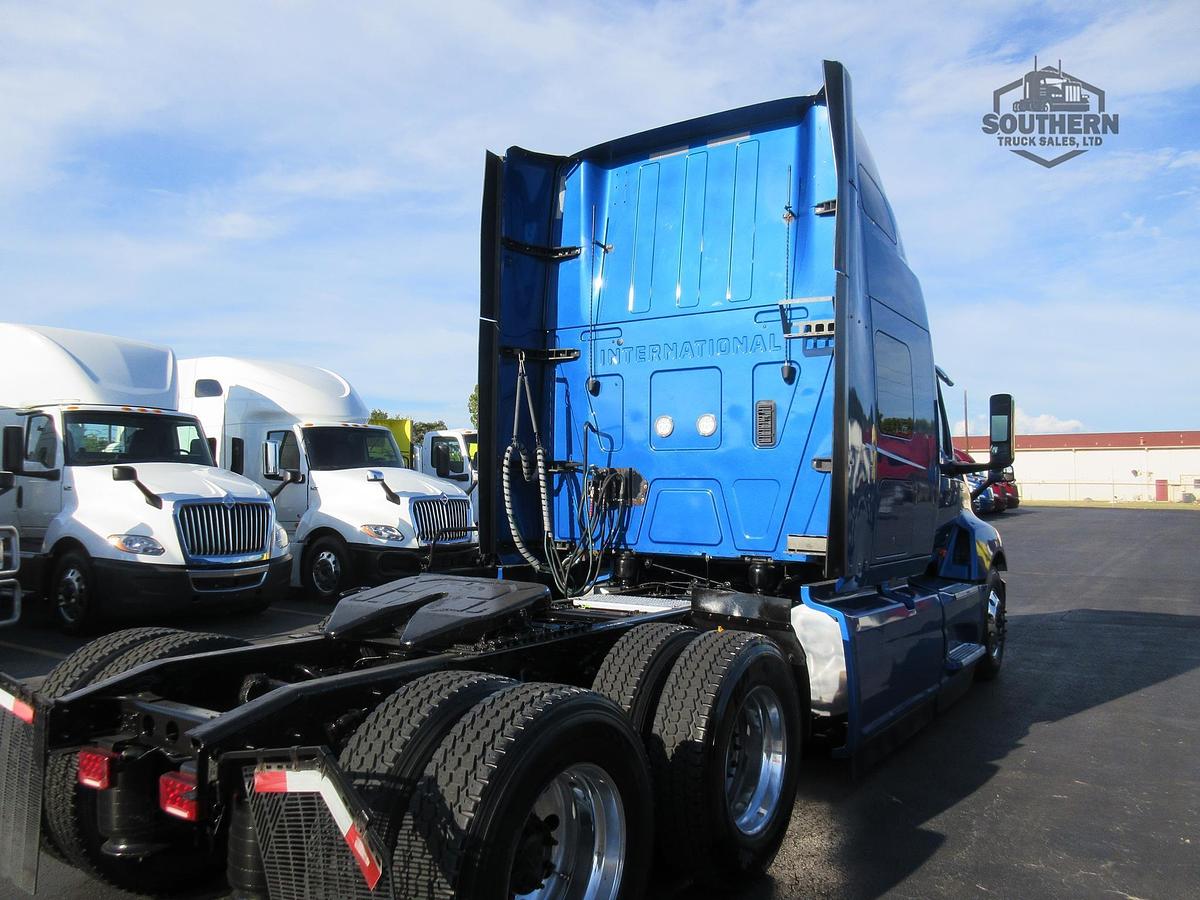 Used 2021 INTERNATIONAL LT