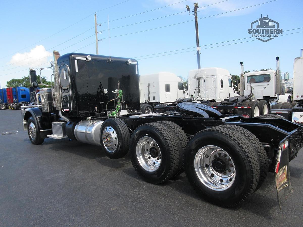 Used 2023 PETERBILT 389