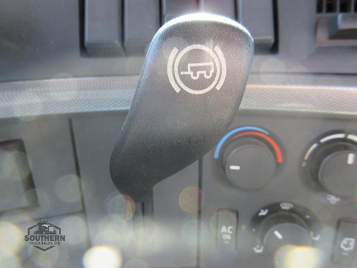 Used 2020 VOLVO VNR64T300