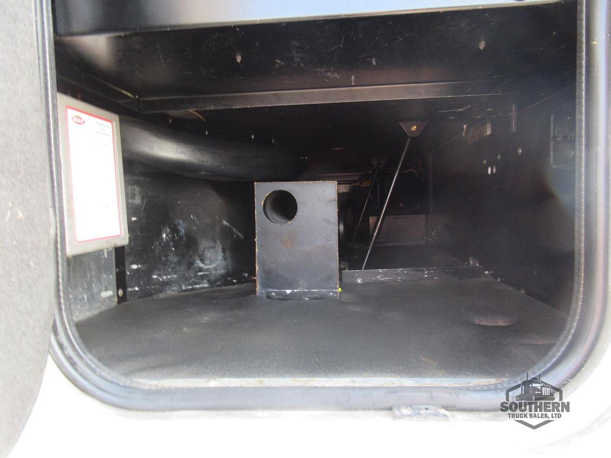 Used 2016 PETERBILT 389