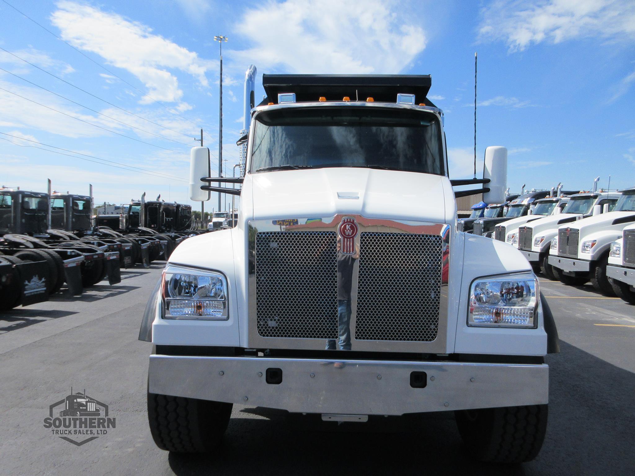 2025 KENWORTH T880