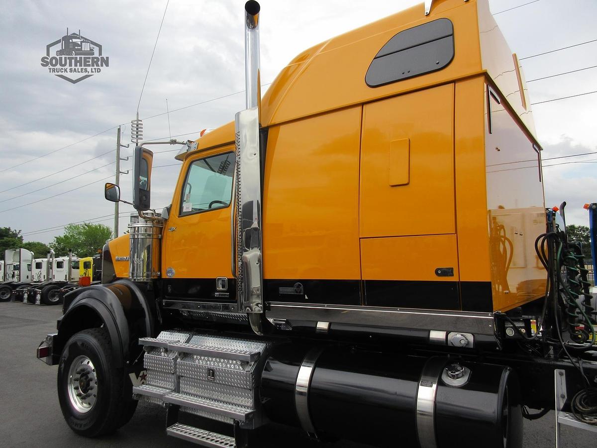 Used 2018 WESTERN STAR 4900