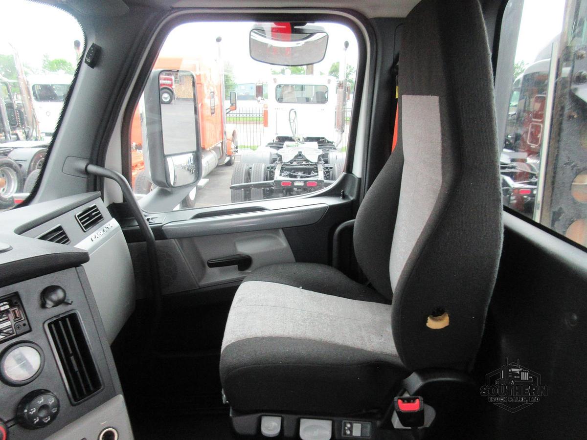 Used 2019 FREIGHTLINER CASCADIA 126