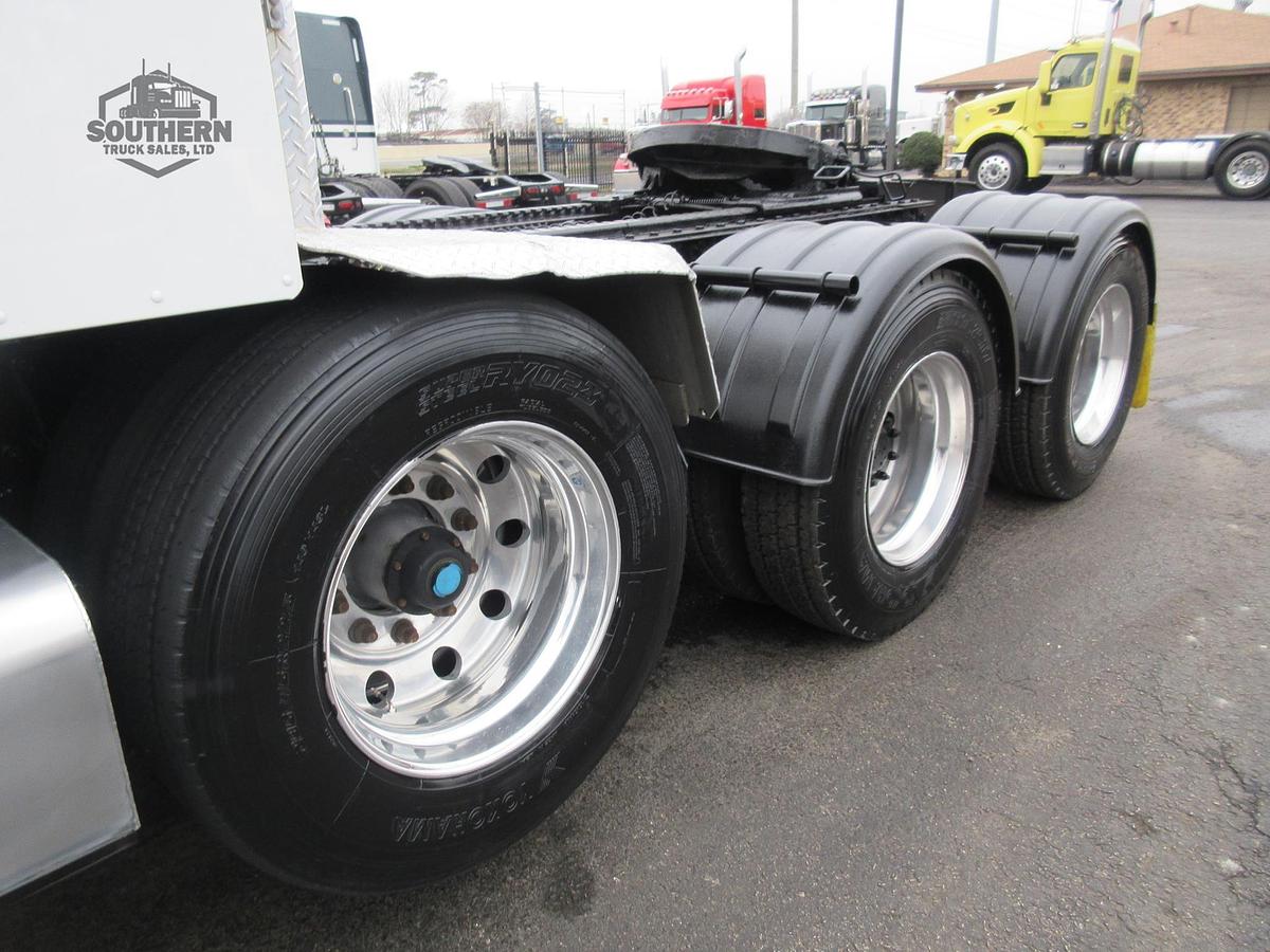 Used 2021 PETERBILT 567