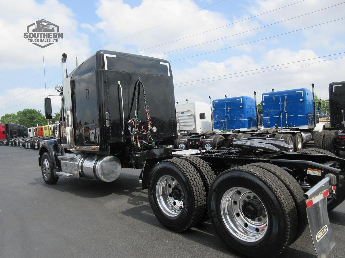 Used 2023 FREIGHTLINER CORONADO 122 SD