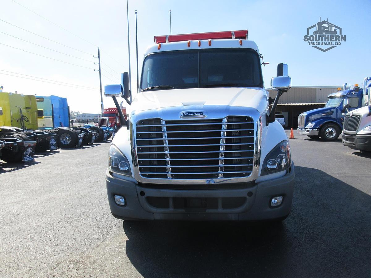 Used 2019 FREIGHTLINER CASCADIA 125