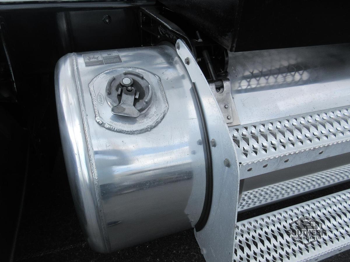 Used 2020 PETERBILT 567