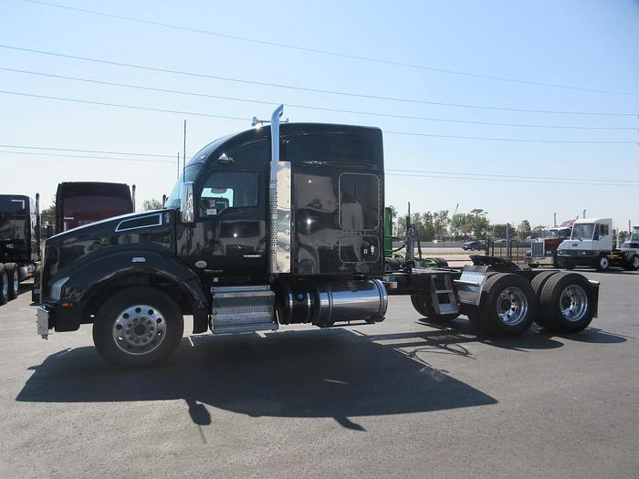 Used 2021 KENWORTH T880