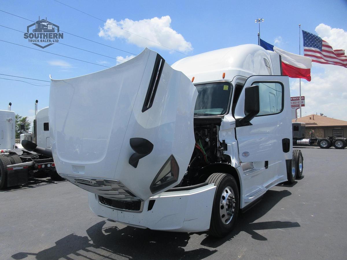 Used 2020 FREIGHTLINER CASCADIA 126