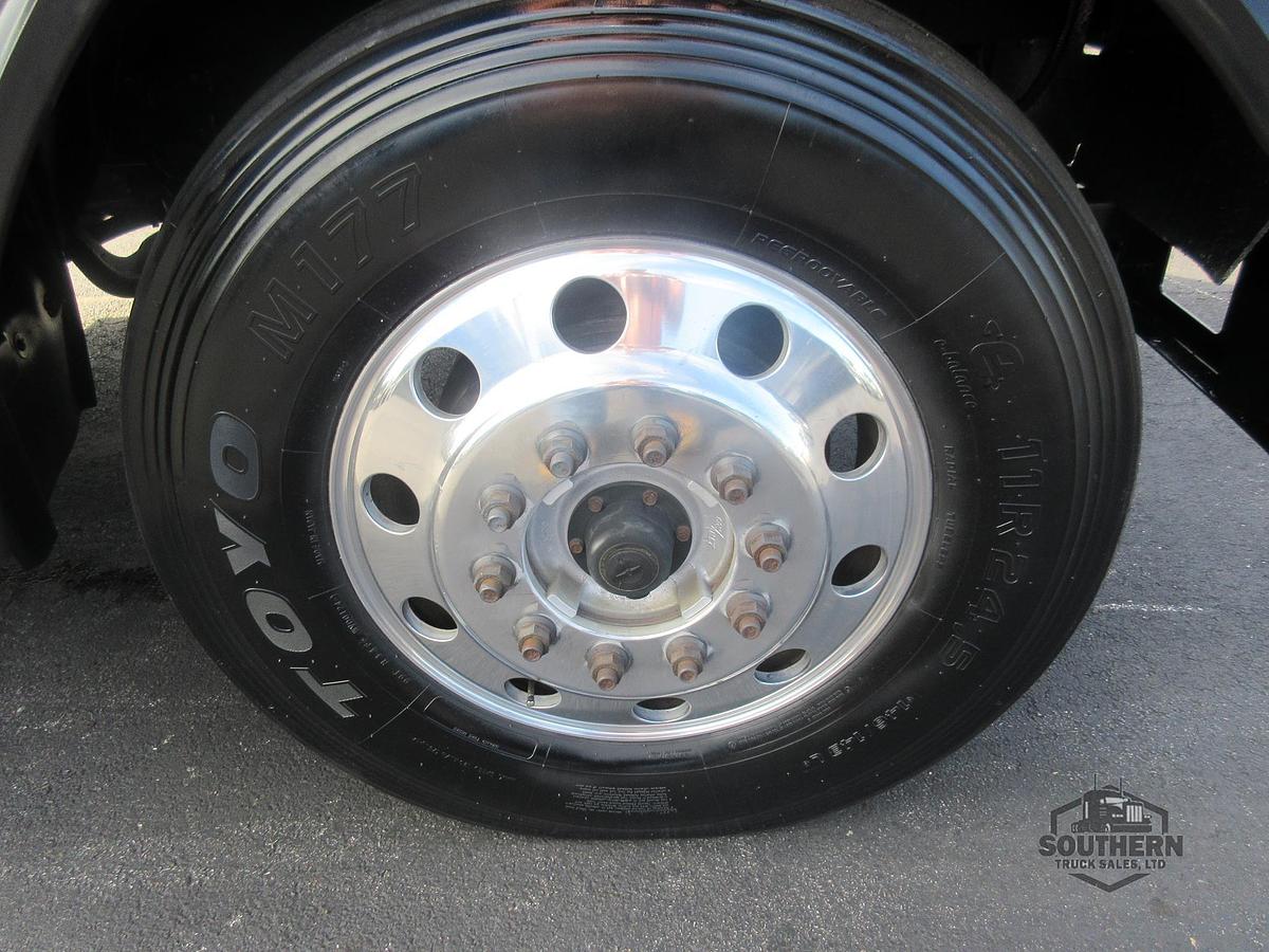 Used 2020 FREIGHTLINER 122SD