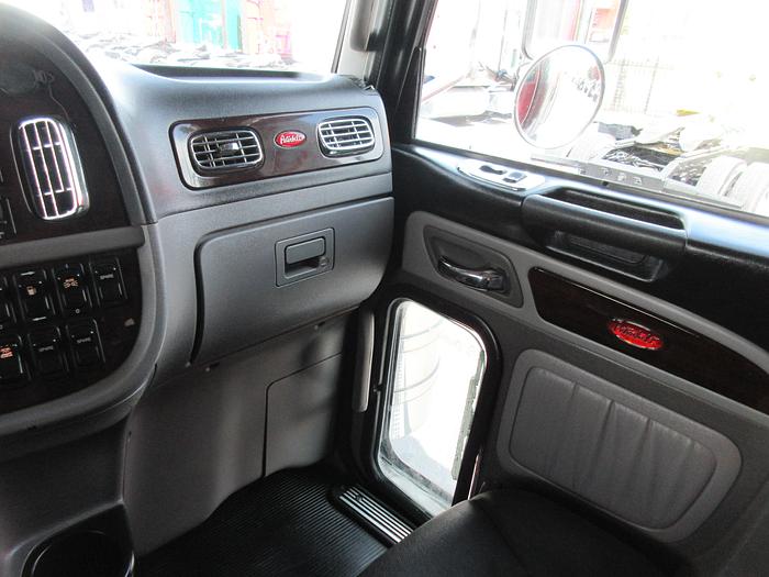 Used 2019 PETERBILT 389