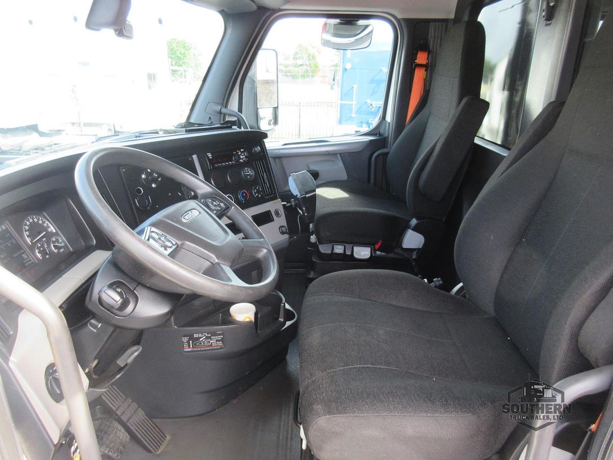 Used 2019 FREIGHTLINER CASCADIA 126