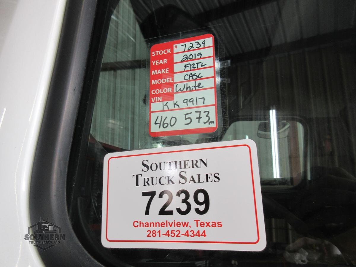 Used 2019 FREIGHTLINER CASCADIA 126