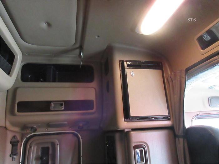 Used 2017 PETERBILT 389