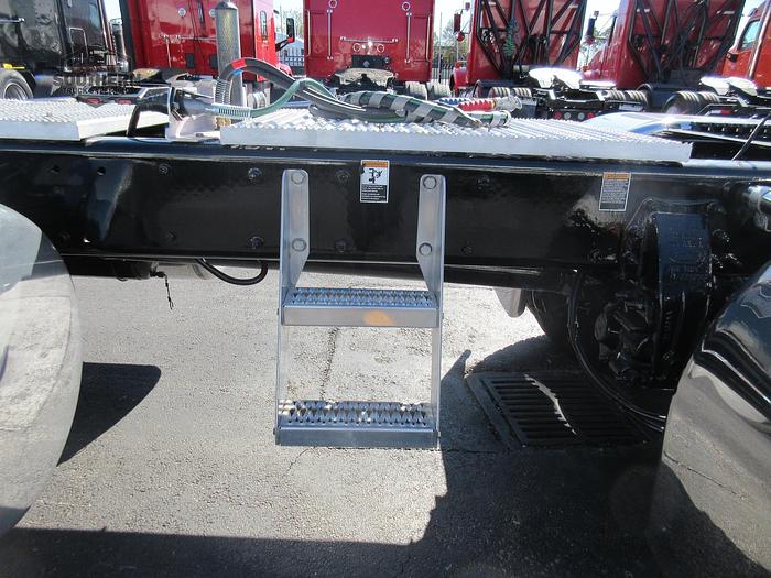 Used 2024 PETERBILT 389