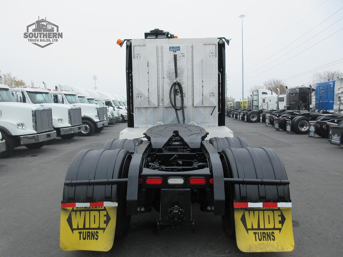 Used 2021 PETERBILT 567