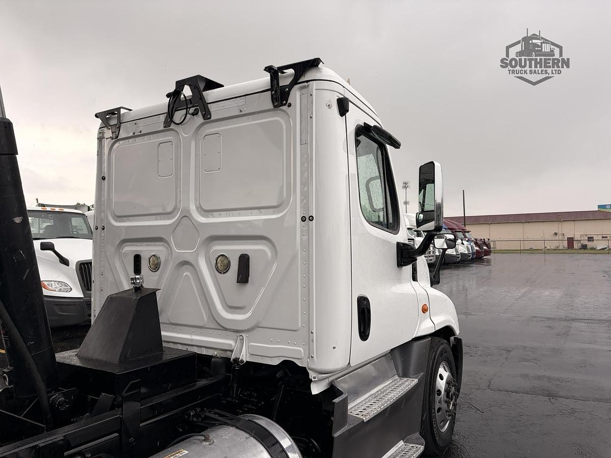 Used 2020 FREIGHTLINER CASCADIA 125
