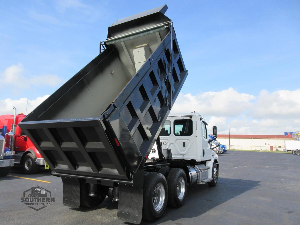 Used 2019 FREIGHTLINER CASCADIA 126