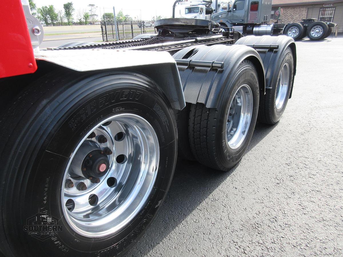 Used 2020 PETERBILT 567