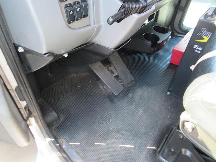 Used 2013 PETERBILT 348