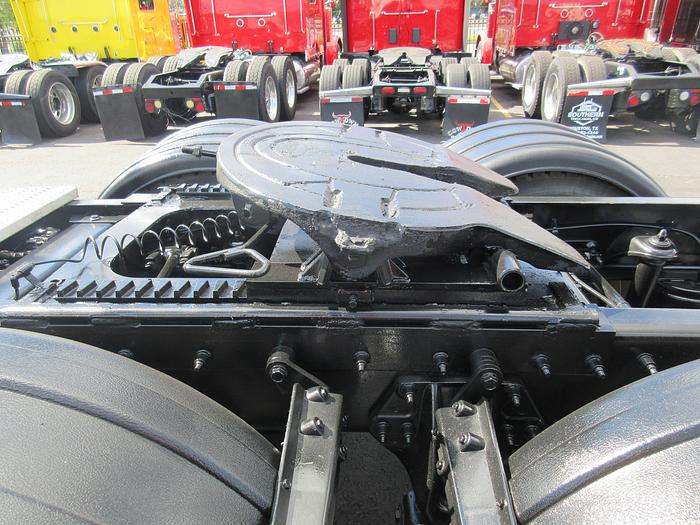Used 2015 PETERBILT 389 - 6810