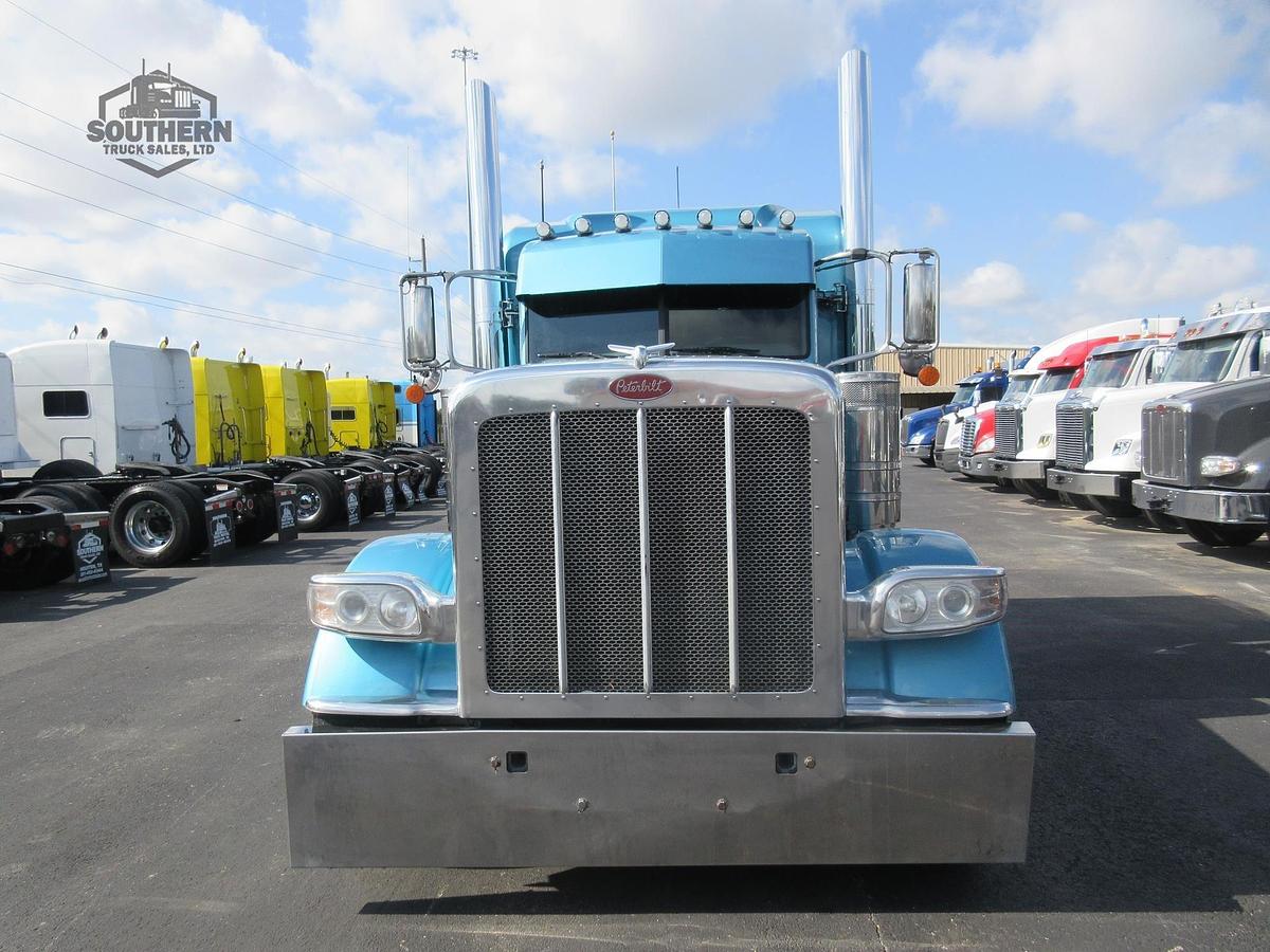 Used 2021 PETERBILT 389