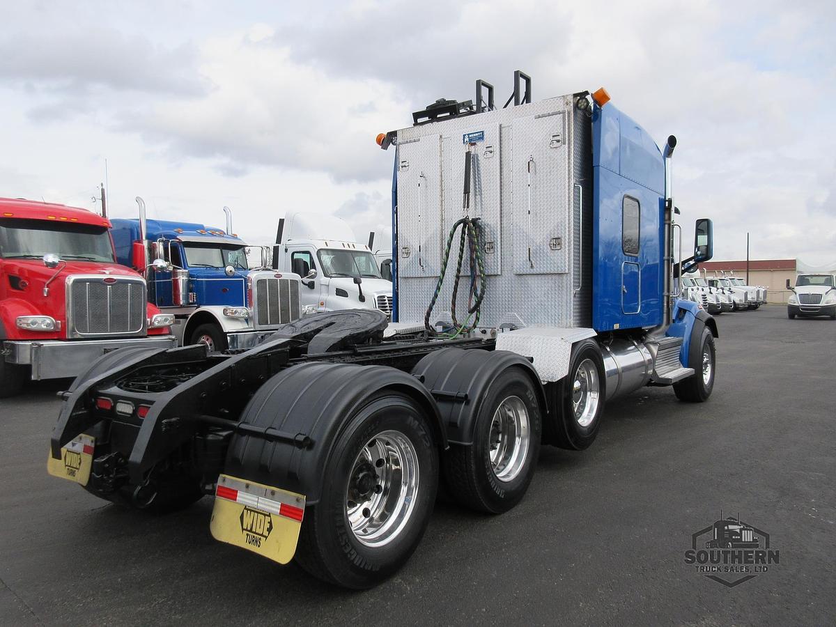 Used 2020 PETERBILT 567