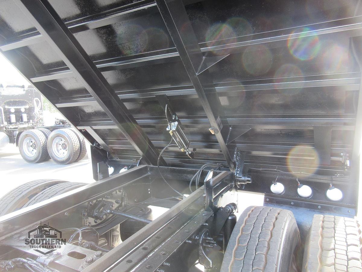 Used 2019 FREIGHTLINER CASCADIA 126