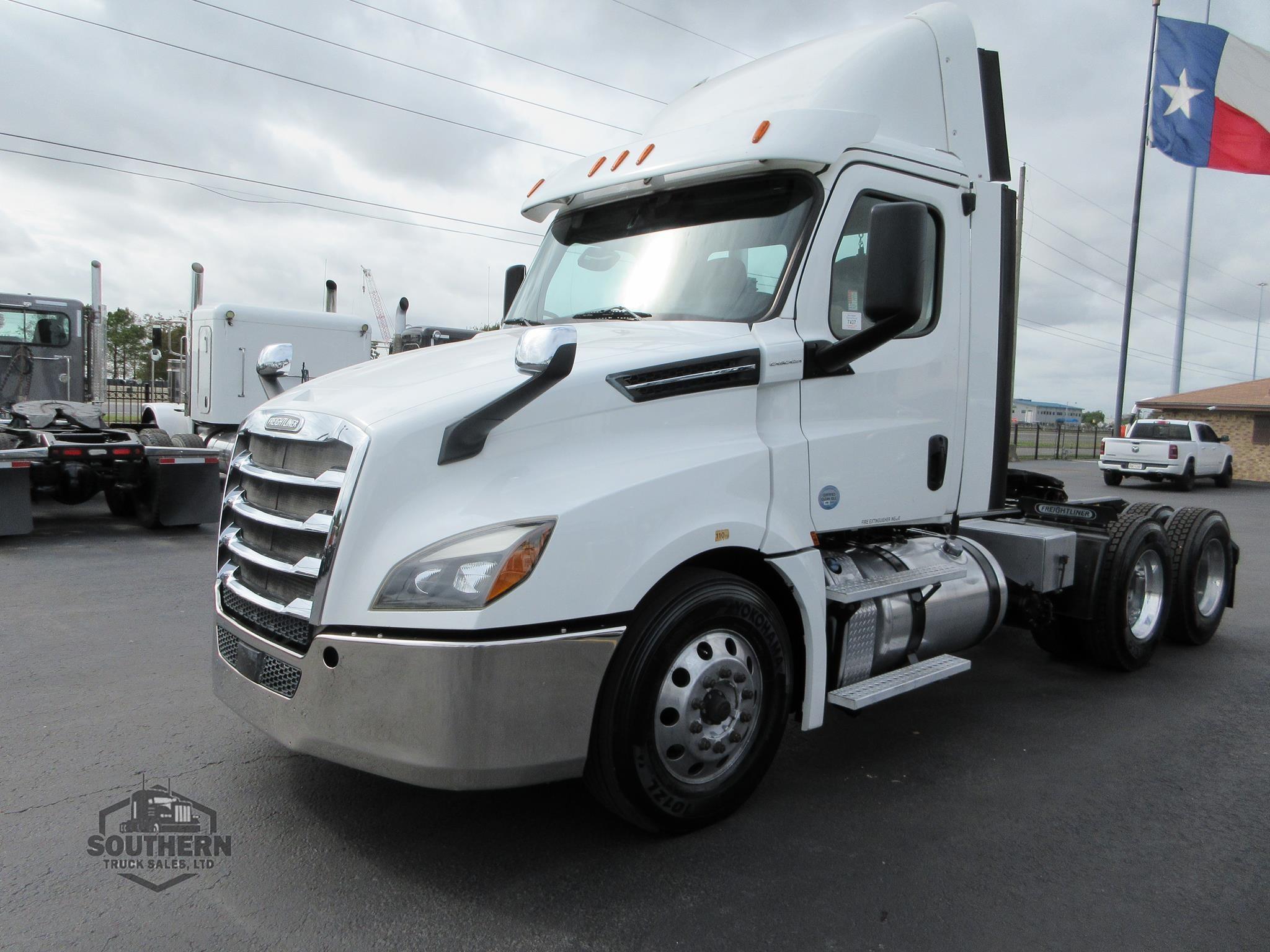 Used 2019 FREIGHTLINER CASCADIA 126
