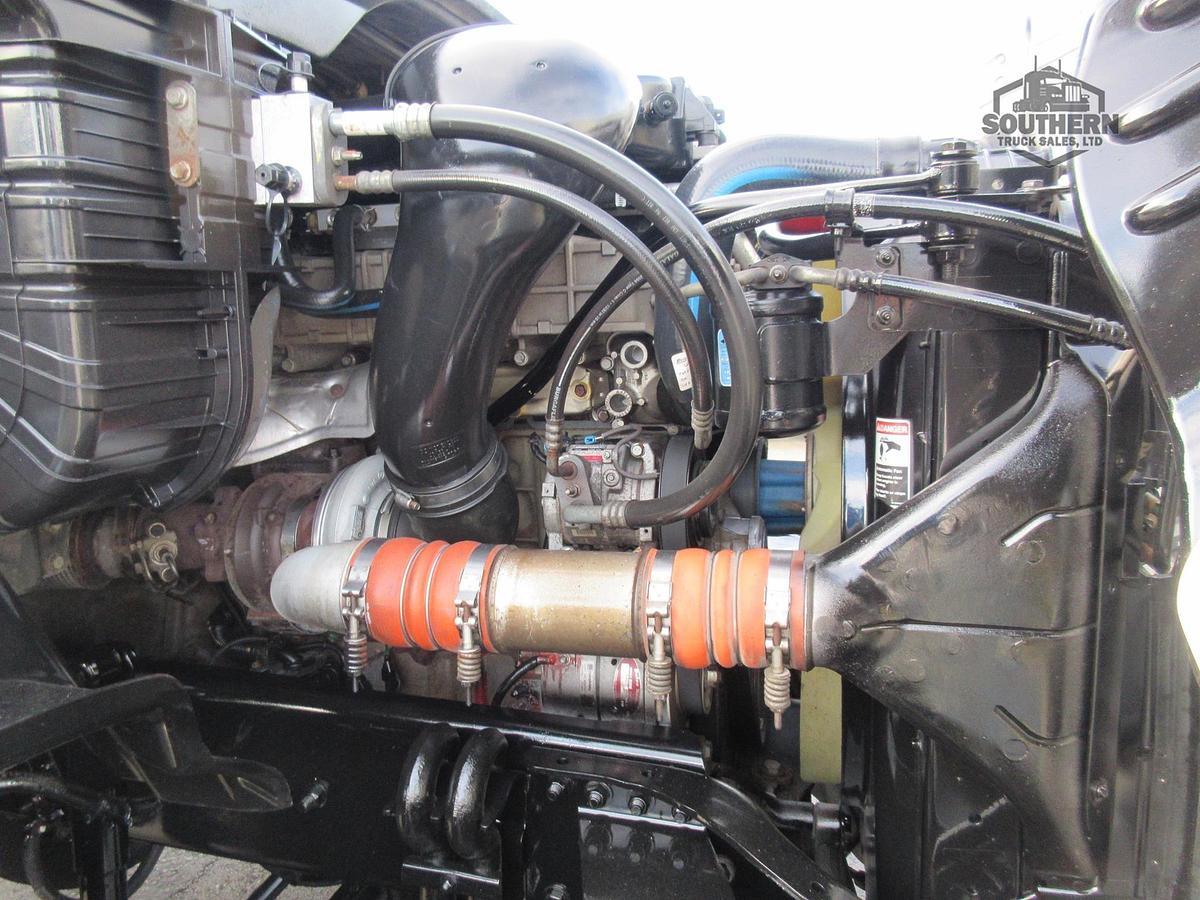 Used 2018 FREIGHTLINER CASCADIA 113