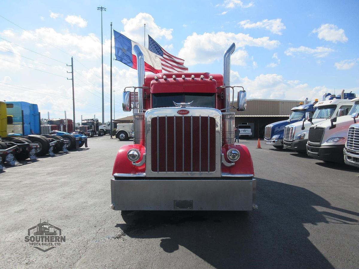 Used 2022 PETERBILT 389